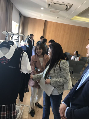 南京外国语学校校服招标会顺利召开